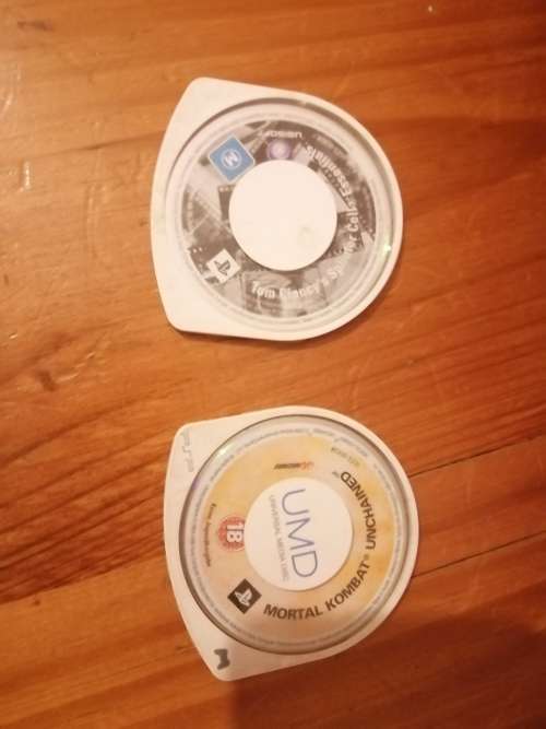 PSP gaming console E-1008 with 30+ games and 8GB memory card